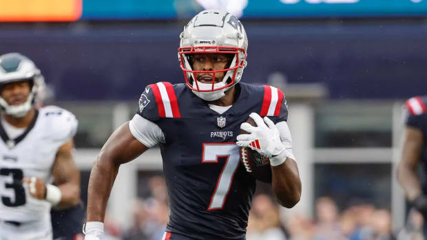 New England wide receiver JuJu Smith-Schuster runs after making a catch against the Philadelphia Eagles.